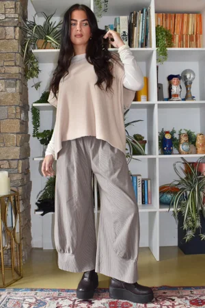 Bennie Quirky Barrel Pant Mocha Pin Stripe